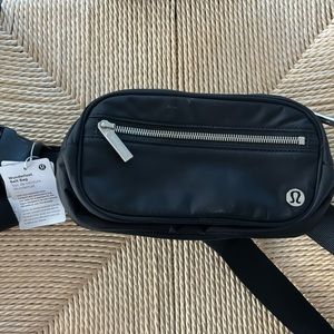 NWT Lululemon wunderlust belt bag